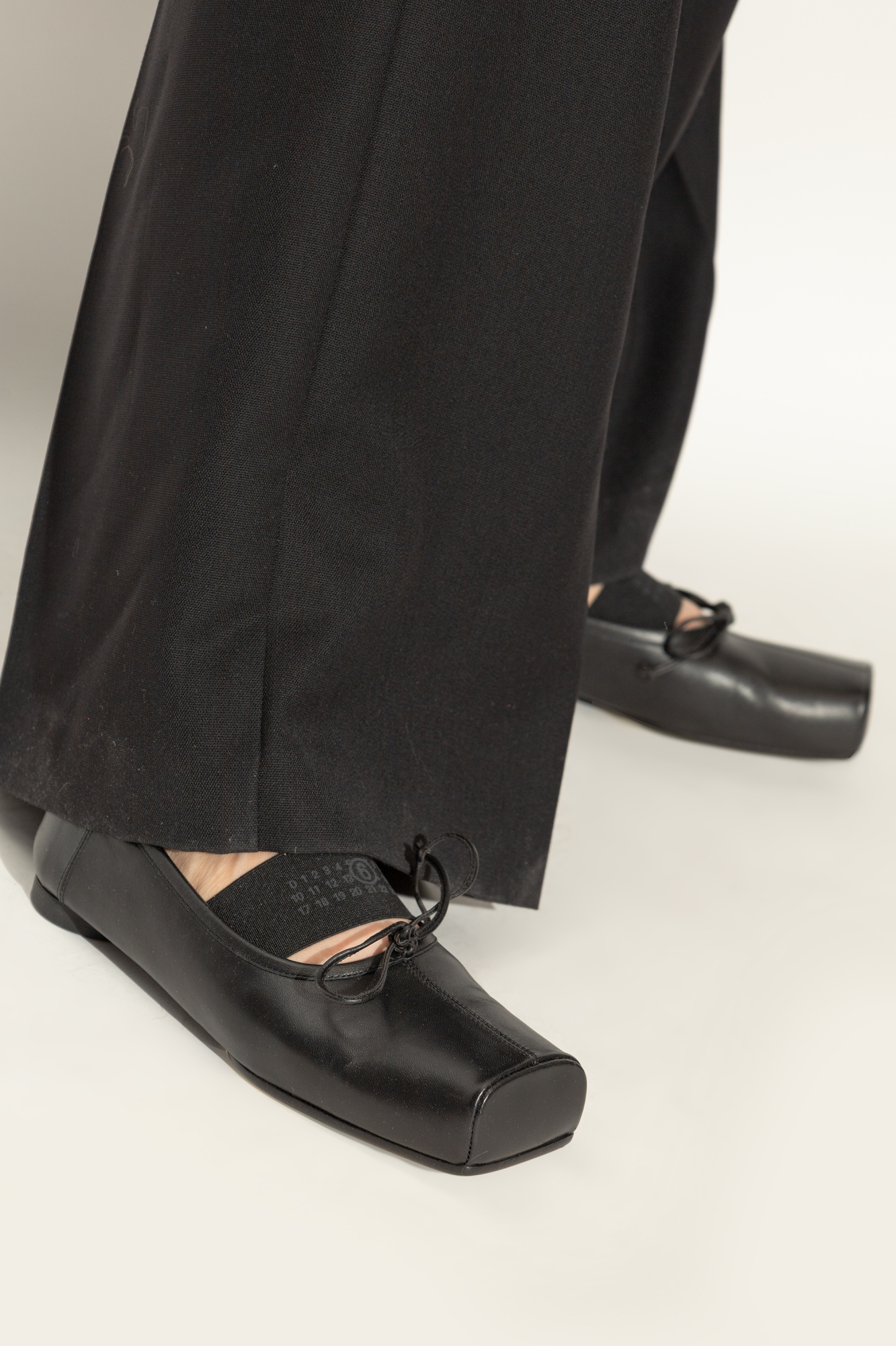 パンプス MM6 MAISON MARGIELA BLACK LEATHER FLATS Black Anatomic Slip-on Ballerina Flats by MM6 Maison